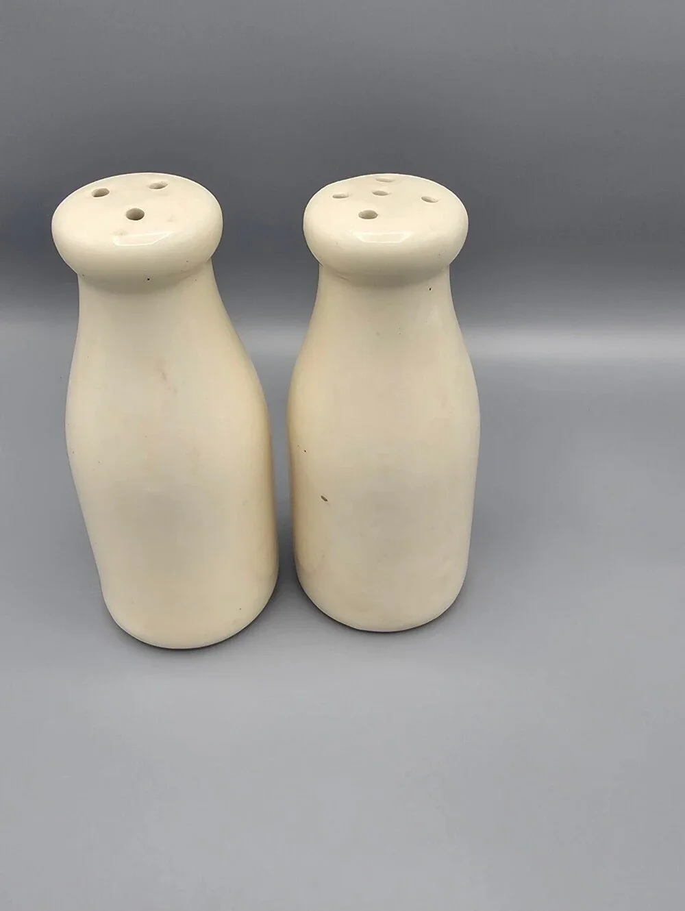 Farm Fresh Brand Salt and Pepper Shakers Ceramic Vintage Style